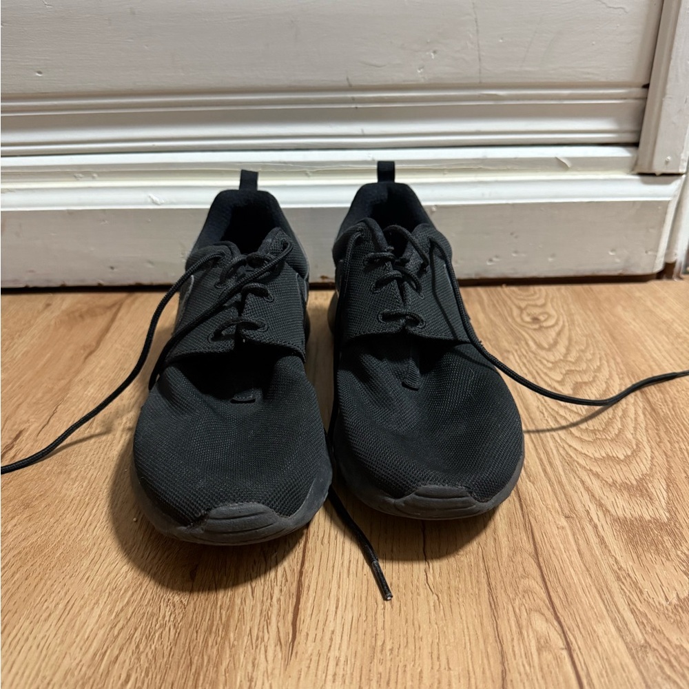 Nike Black Women's Athletic Shoes